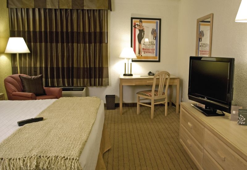 Hilton Garden Angeles / Hollywood Hotel 3*